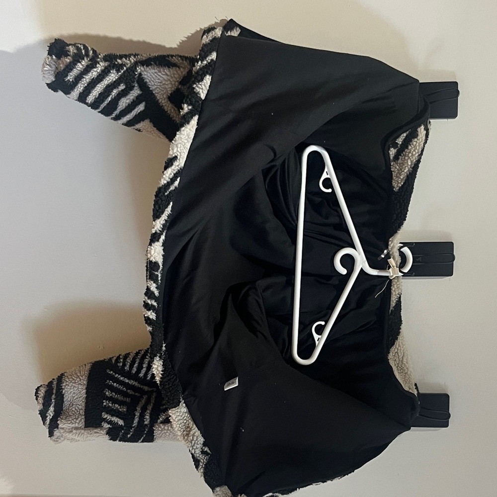 Elan Black and Cream Geometric Teddy Jacket - Picture 4 of 6